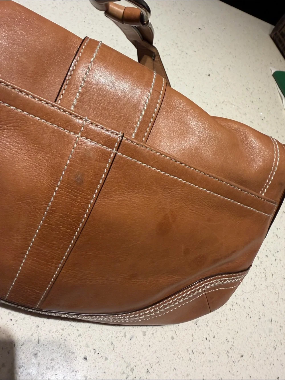 Coach vintage soho Tan medium Shoulder Bag with Buckle Accent